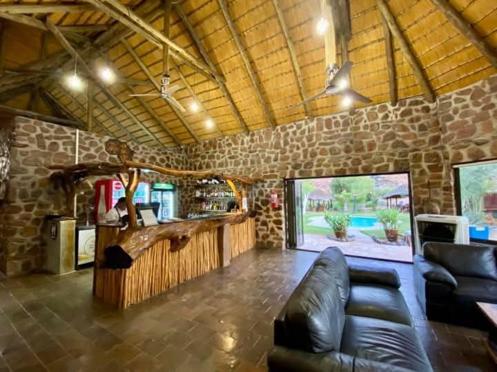 Uis Brandberg White Lady Lodge מראה חיצוני תמונה